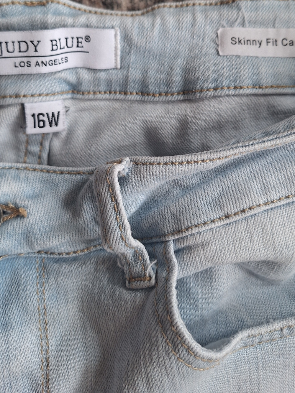Judy Blue Capri Jeans. Sz 16W - Picture 4 of 4